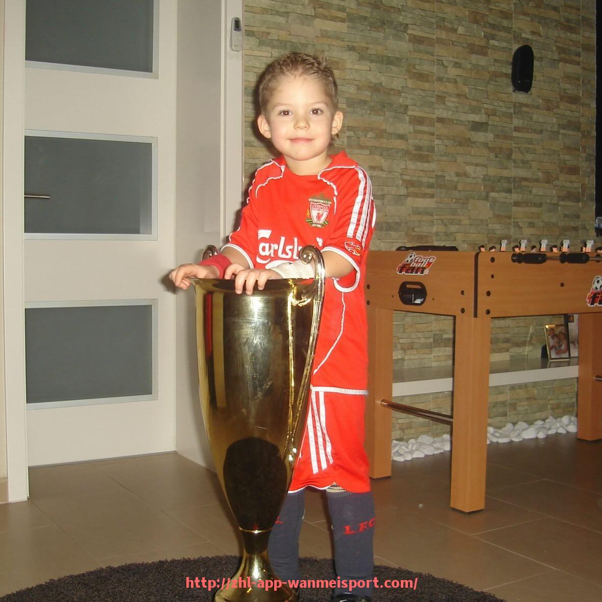 完美体育官方入口-法甲里昂主场与客场表现对比的分析